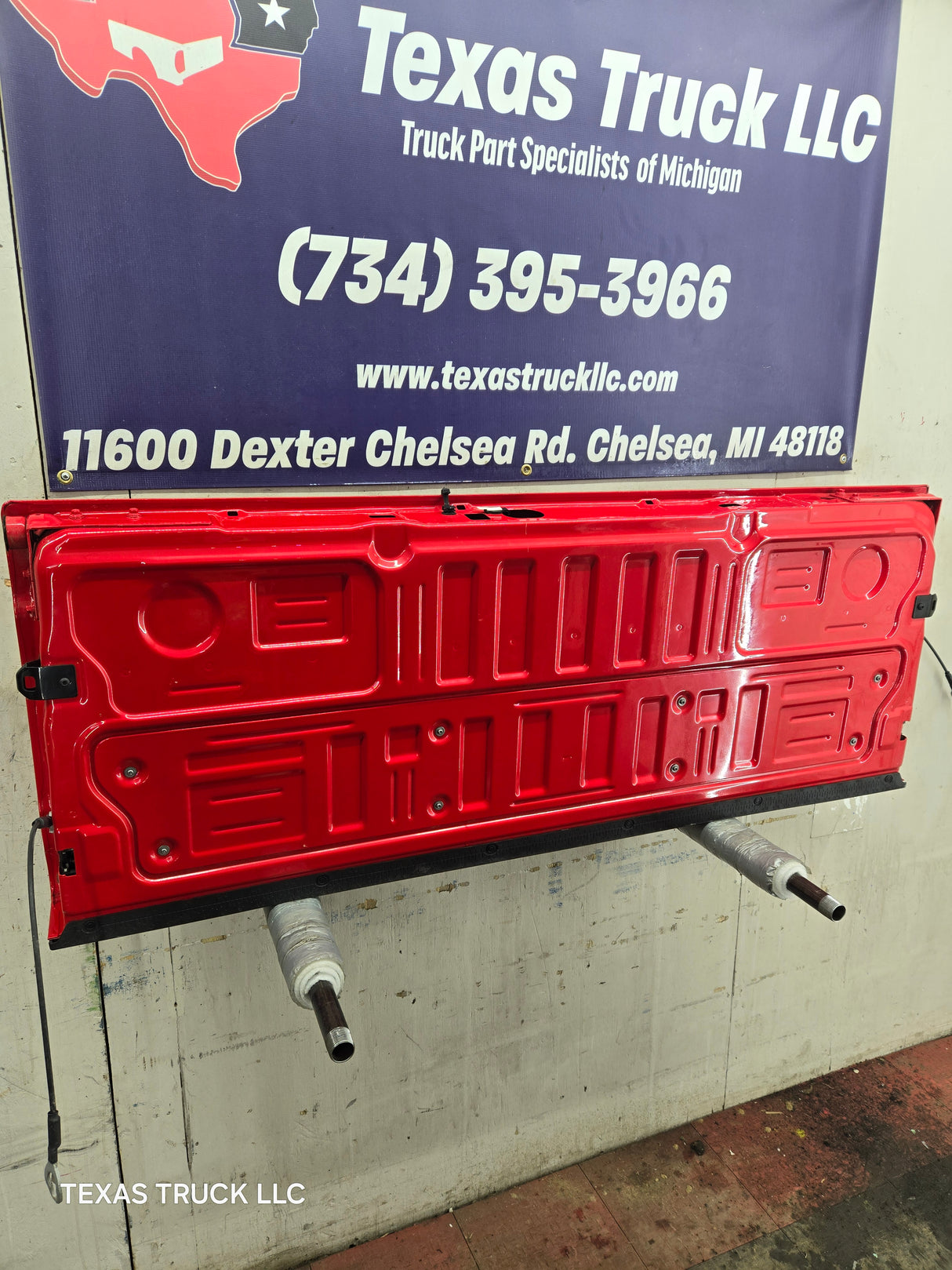 2023-2025 Ford Super Duty F250 F350 F450 F550 Tailgate - Red