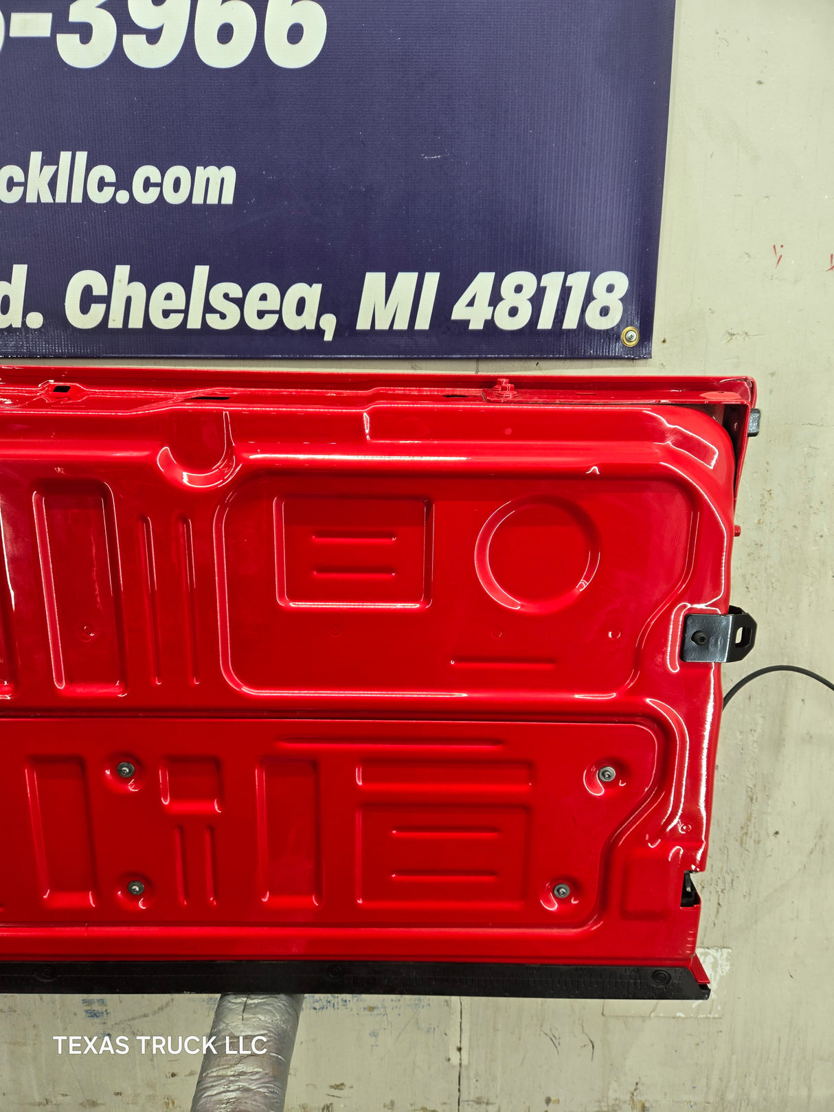 2023-2025 Ford Super Duty F250 F350 F450 F550 Tailgate - Red