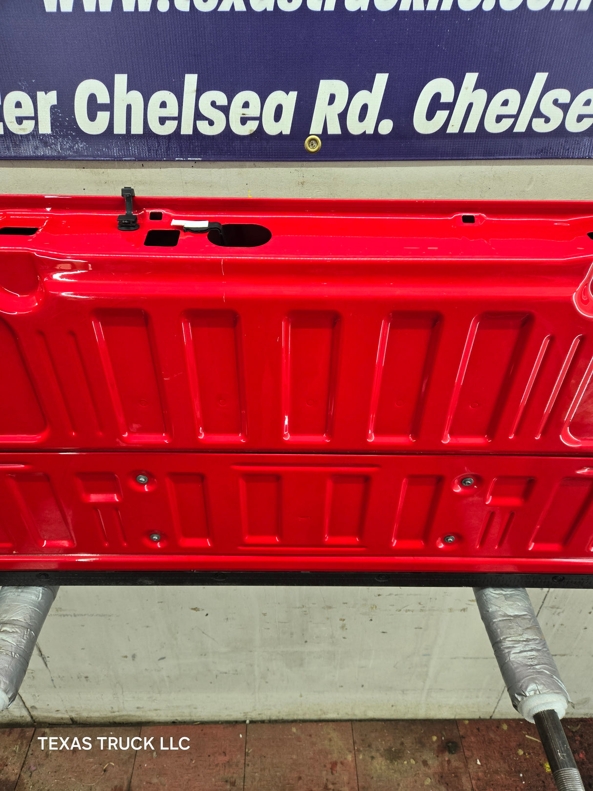 2023-2025 Ford Super Duty F250 F350 F450 F550 Tailgate - Red