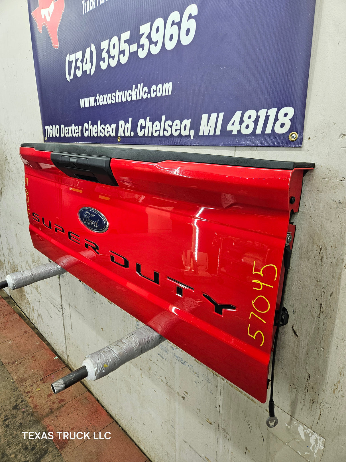 2023-2025 Ford Super Duty F250 F350 F450 F550 Tailgate - Red