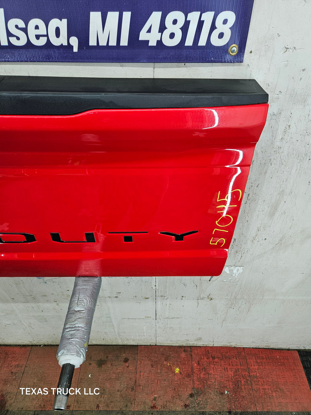 2023-2025 Ford Super Duty F250 F350 F450 F550 Tailgate - Red