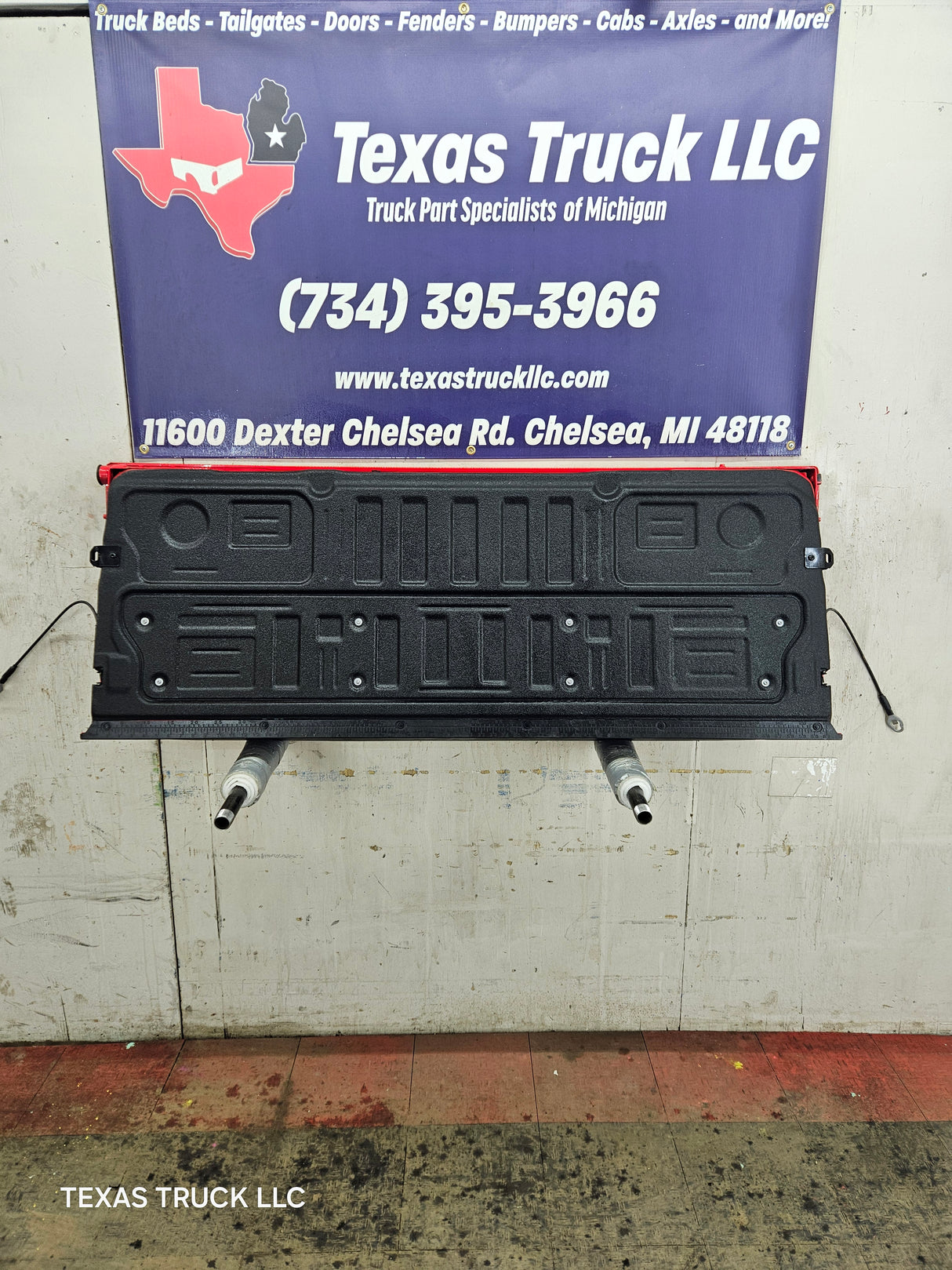 2023-2025 Ford Super Duty F250 F350 F450 F550 Tailgate - Red