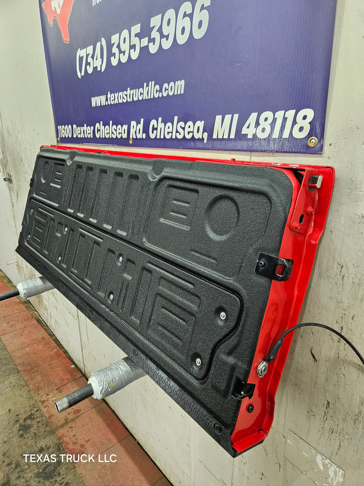 2023-2025 Ford Super Duty F250 F350 F450 F550 Tailgate - Red