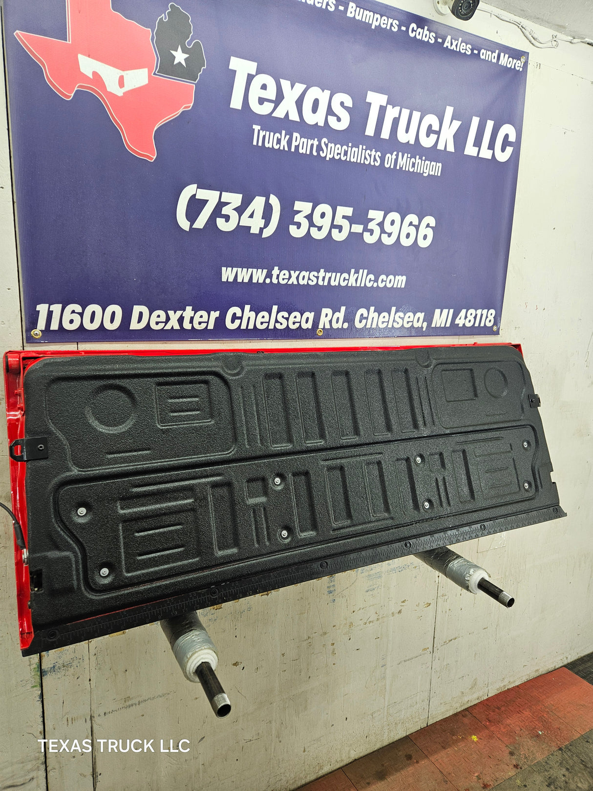 2023-2025 Ford Super Duty F250 F350 F450 F550 Tailgate - Red