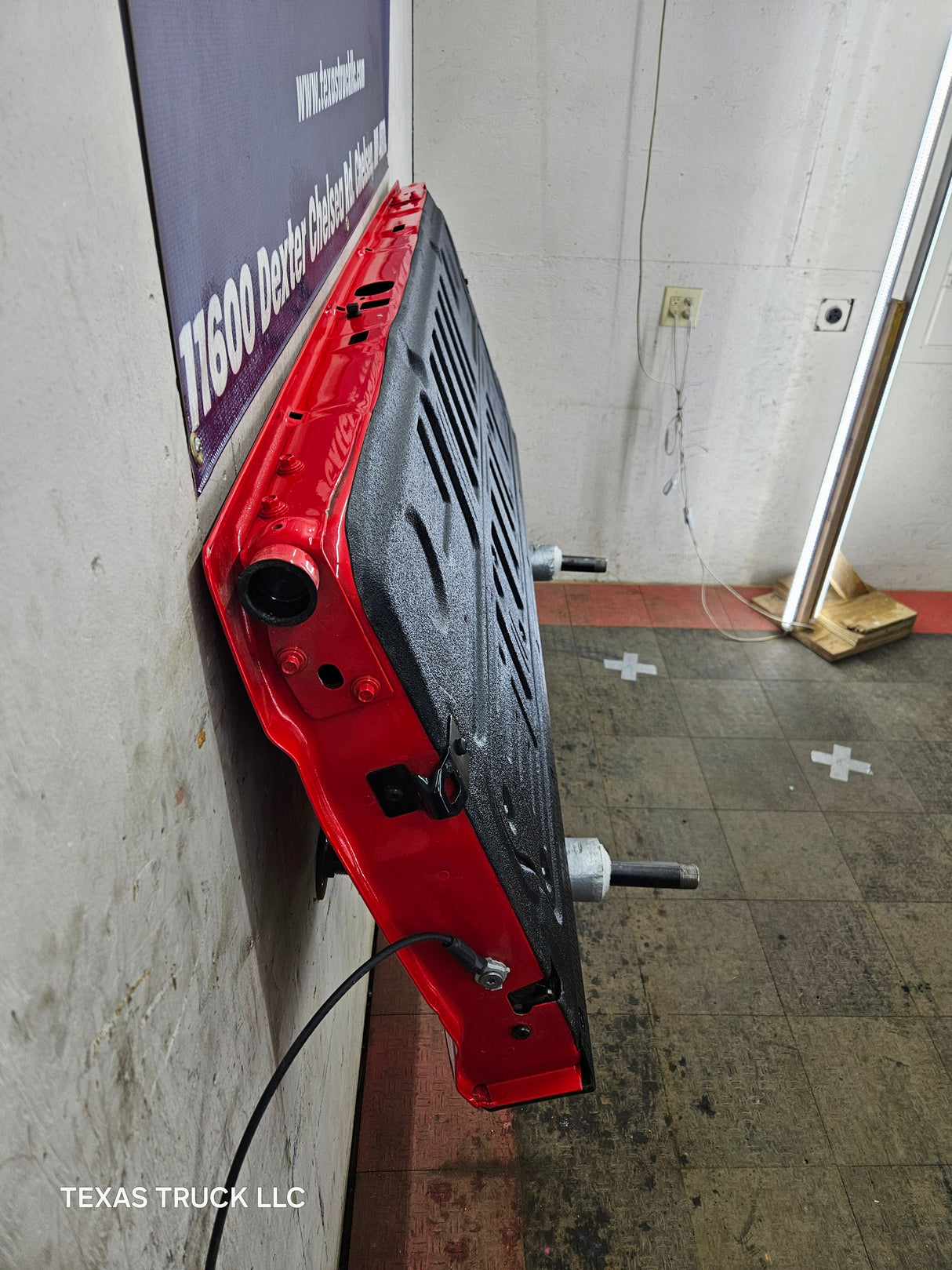 2023-2025 Ford Super Duty F250 F350 F450 F550 Tailgate - Red