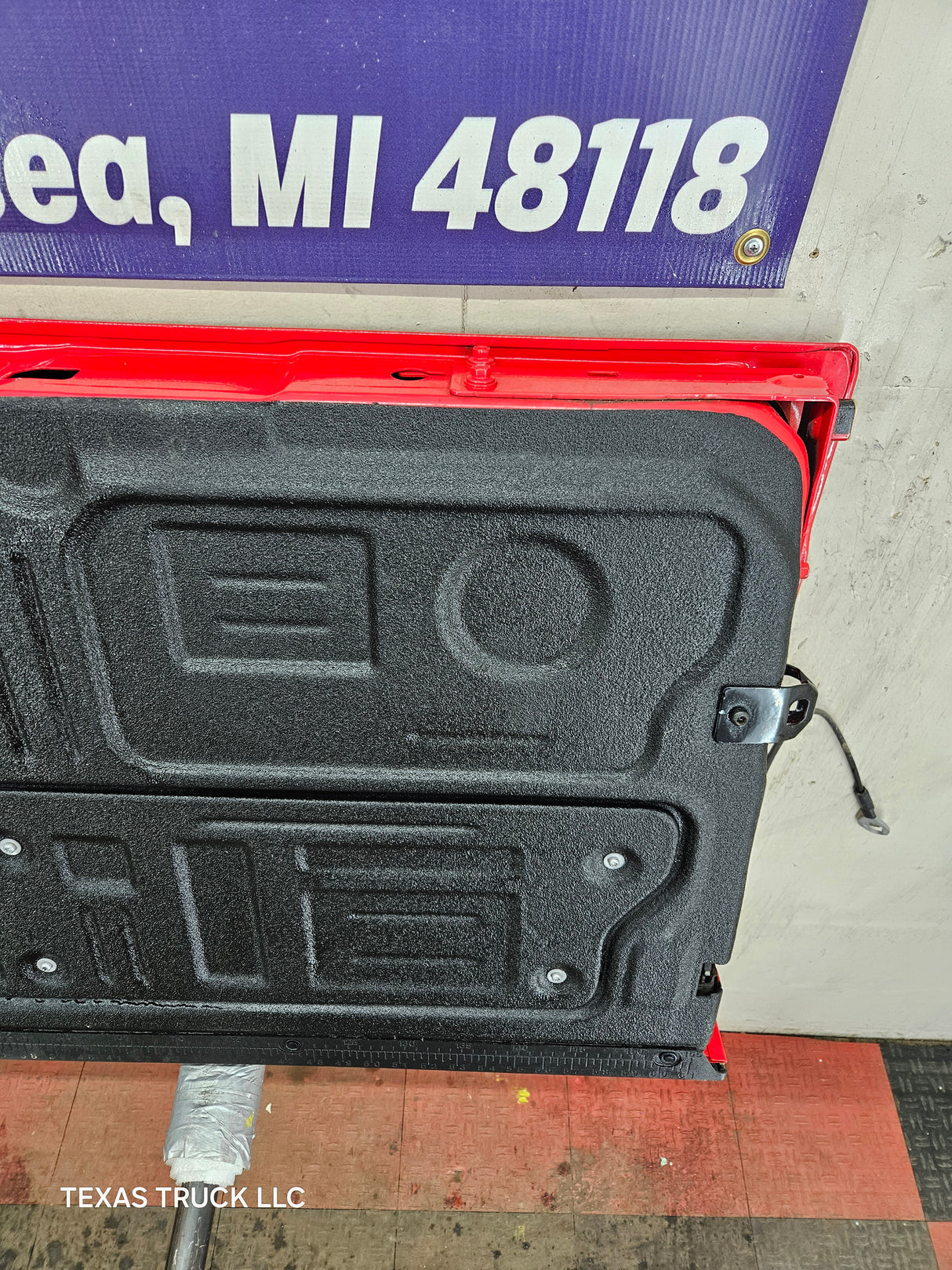 2023-2025 Ford Super Duty F250 F350 F450 F550 Tailgate - Red