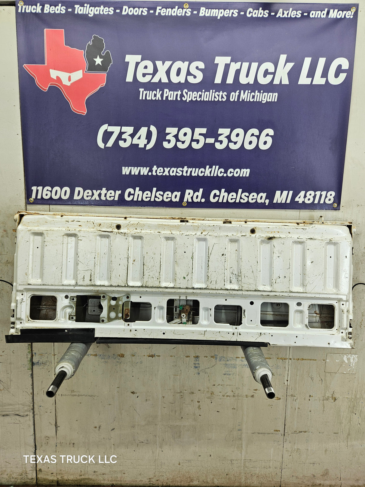 2008-2016 Ford Super Duty Platinum Tailgate With Step F250 F350 F450 F550 - Pearl White