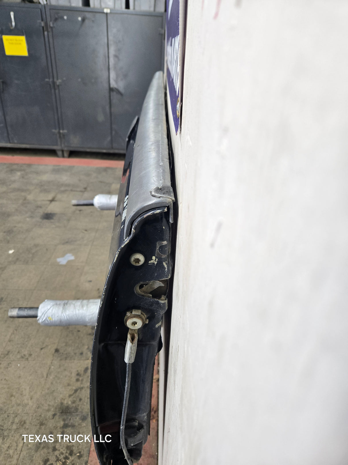 1997-2003 F150 / 1999-2007 Ford F250 F350 F450 F550 Super Duty Tailgate