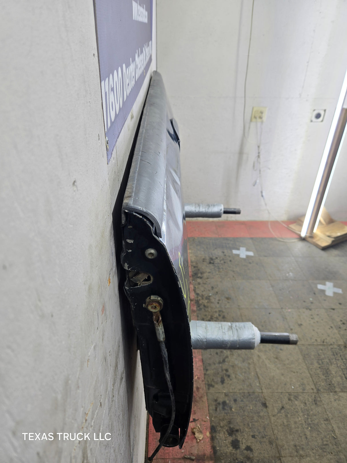 1997-2003 F150 / 1999-2007 Ford F250 F350 F450 F550 Super Duty Tailgate