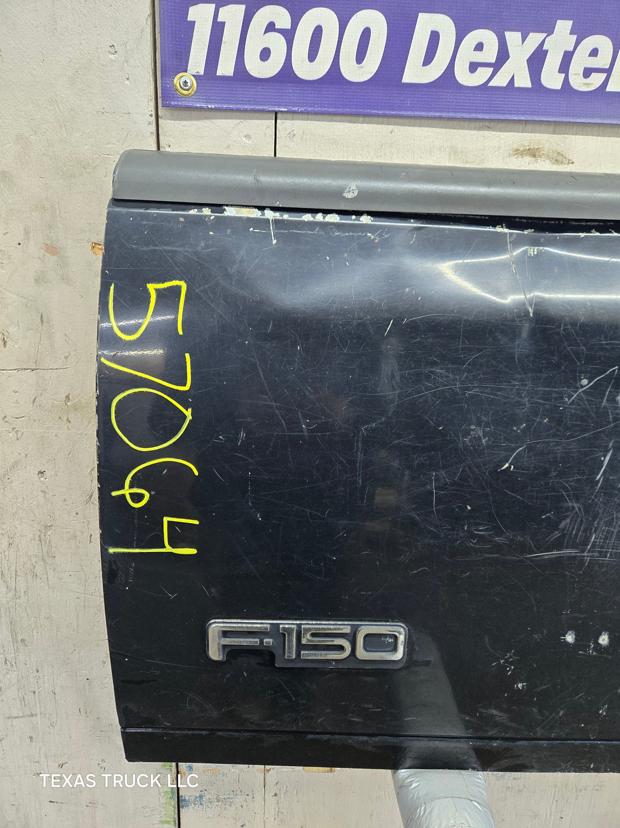 1997-2003 F150 / 1999-2007 Ford F250 F350 F450 F550 Super Duty Tailgate