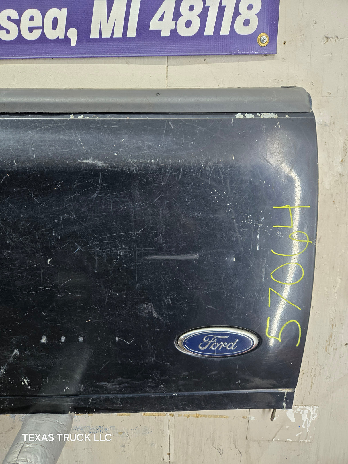 1997-2003 F150 / 1999-2007 Ford F250 F350 F450 F550 Super Duty Tailgate