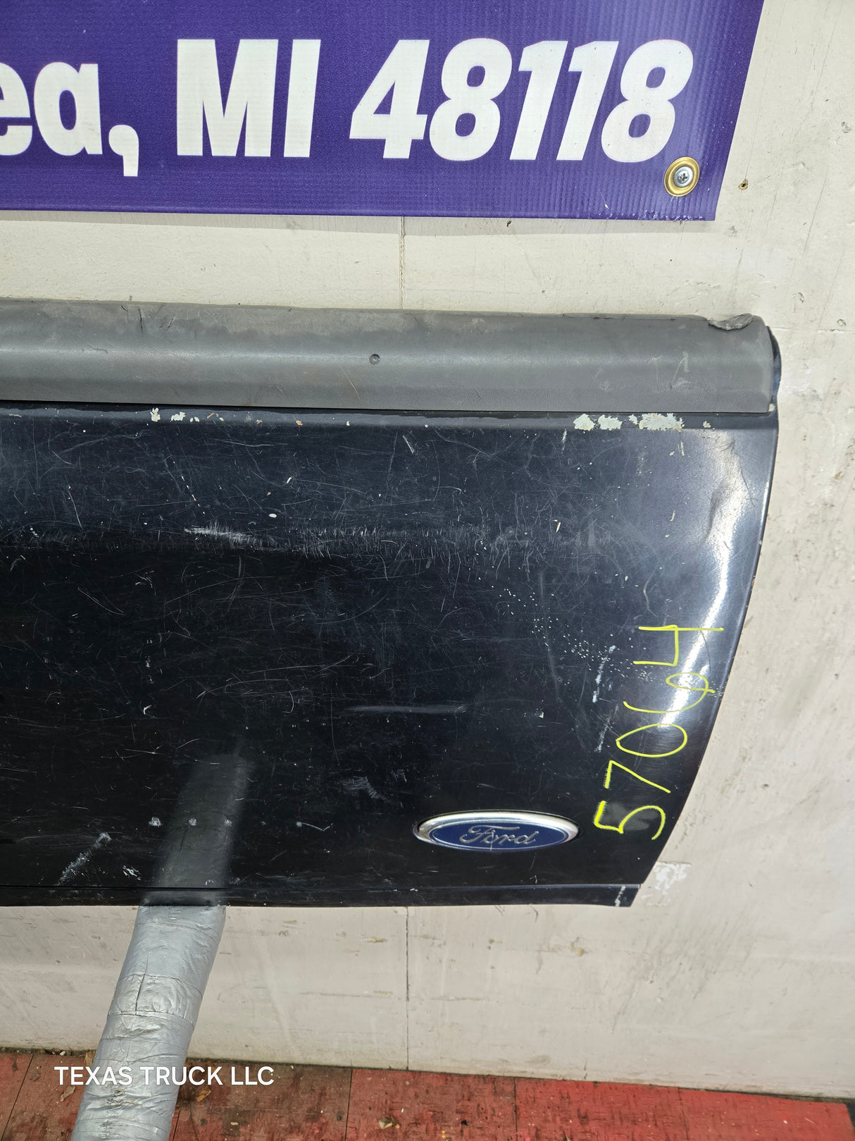 1997-2003 F150 / 1999-2007 Ford F250 F350 F450 F550 Super Duty Tailgate