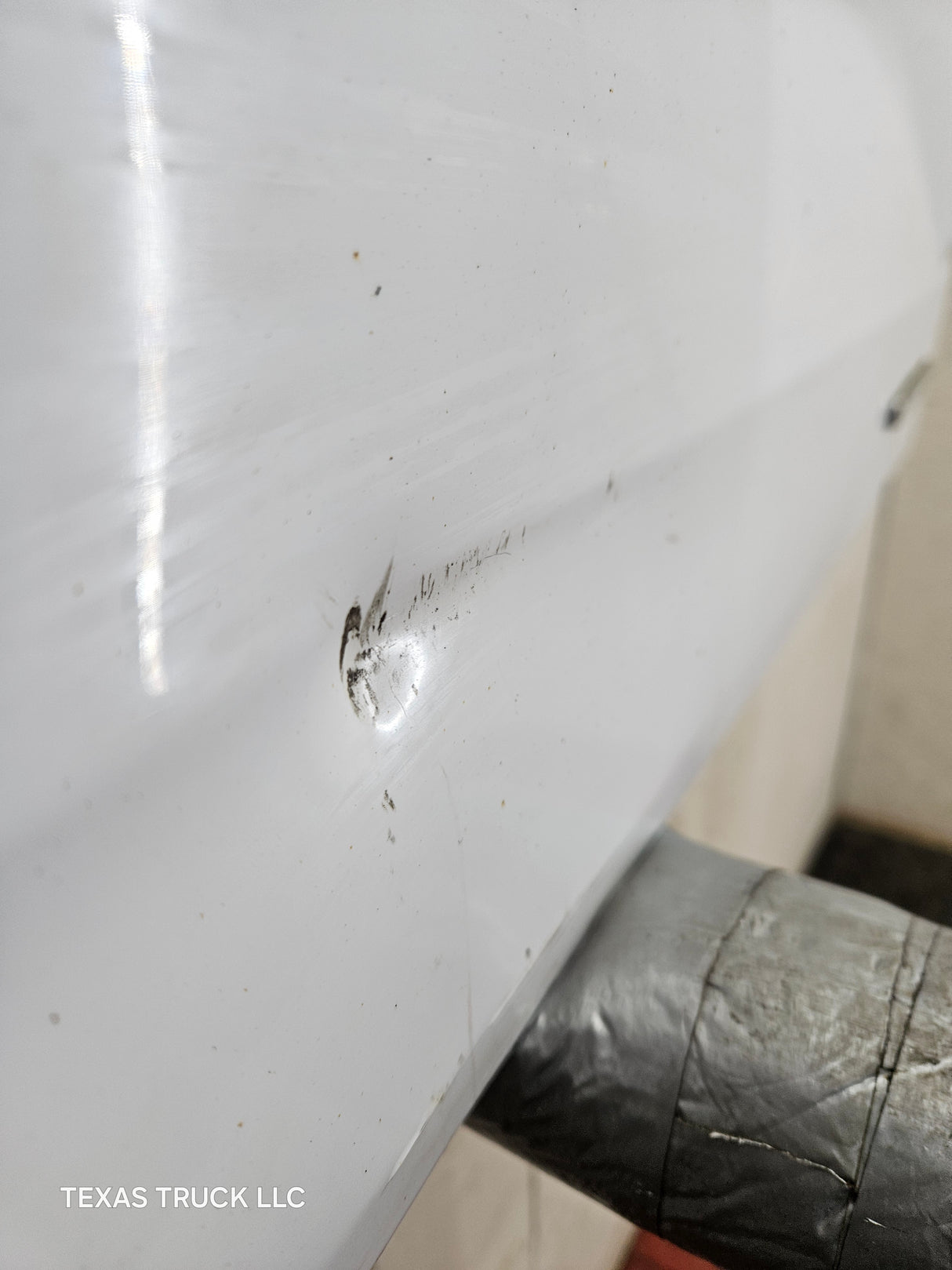 2015-2017 Ford F150 Tailgate W/Step - Oxford White