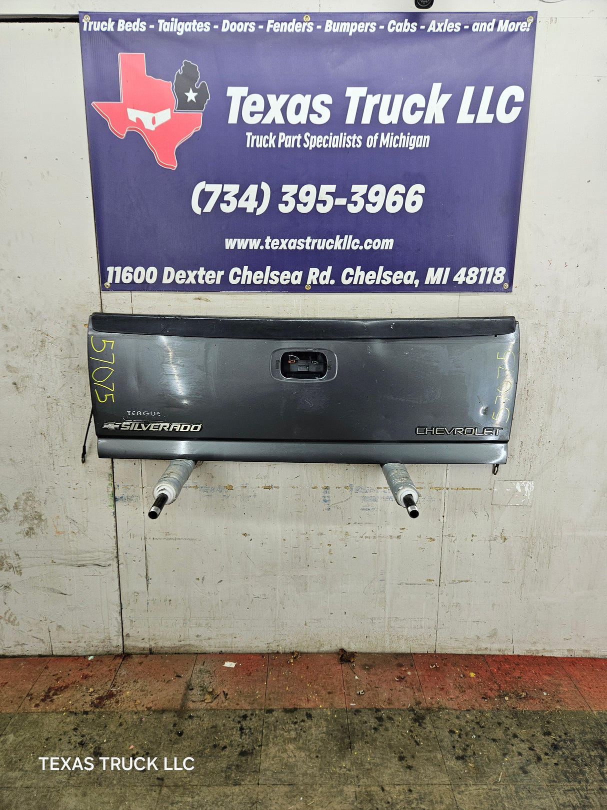 1999-2007 Chevrolet Silverado / GMC Sierra 1500 2500 3500 HD Tailgate