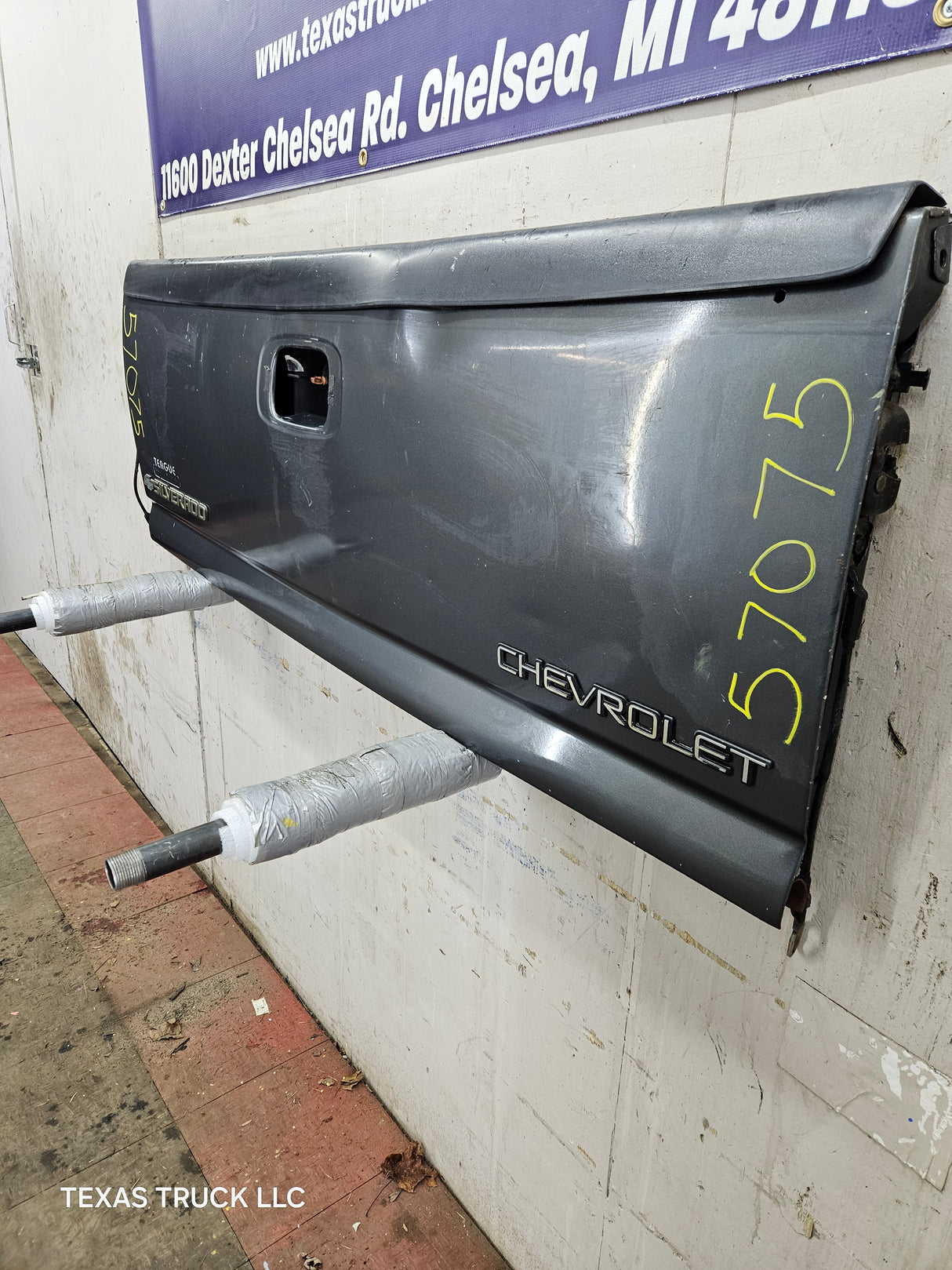 1999-2007 Chevrolet Silverado / GMC Sierra 1500 2500 3500 HD Tailgate