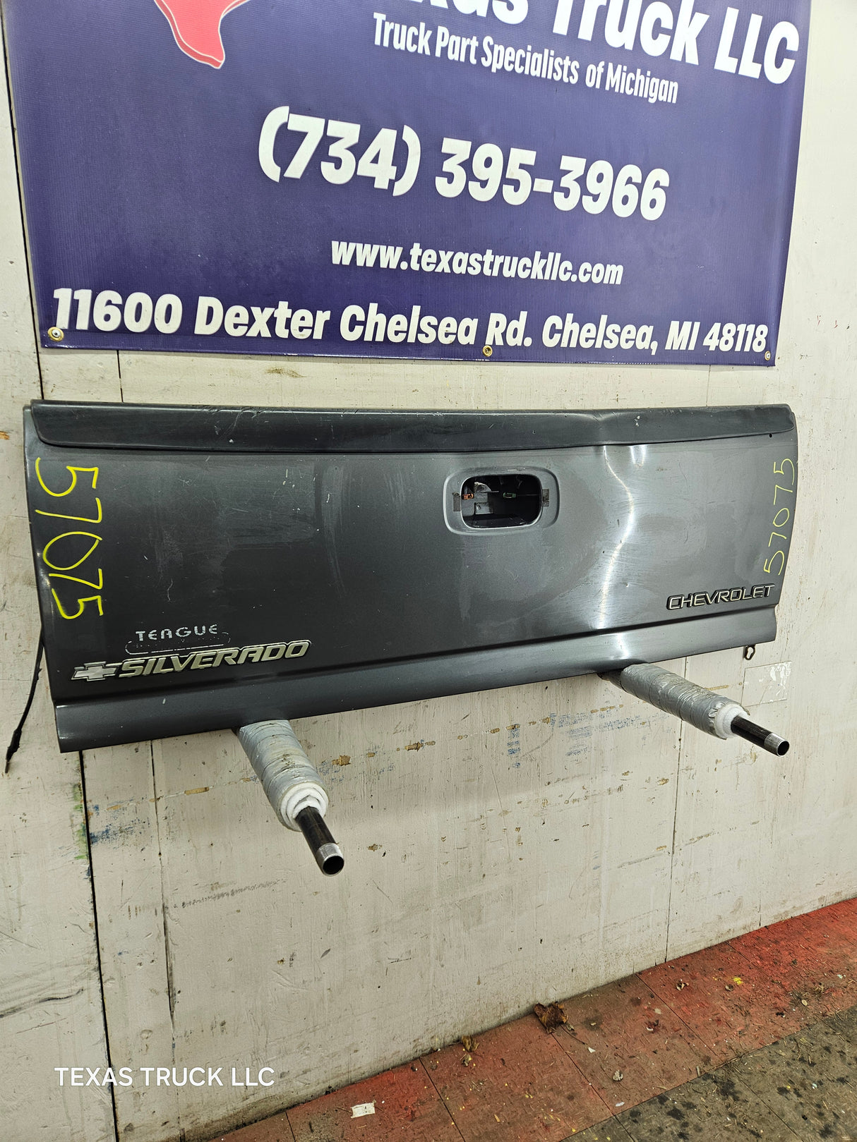 1999-2007 Chevrolet Silverado / GMC Sierra 1500 2500 3500 HD Tailgate