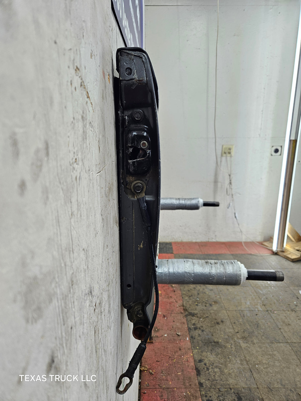 1999-2007 Chevrolet Silverado / GMC Sierra 1500 2500 3500 HD Tailgate