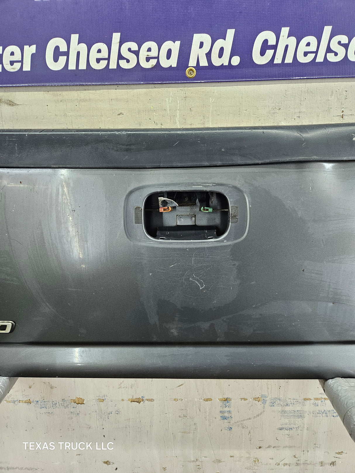 1999-2007 Chevrolet Silverado / GMC Sierra 1500 2500 3500 HD Tailgate