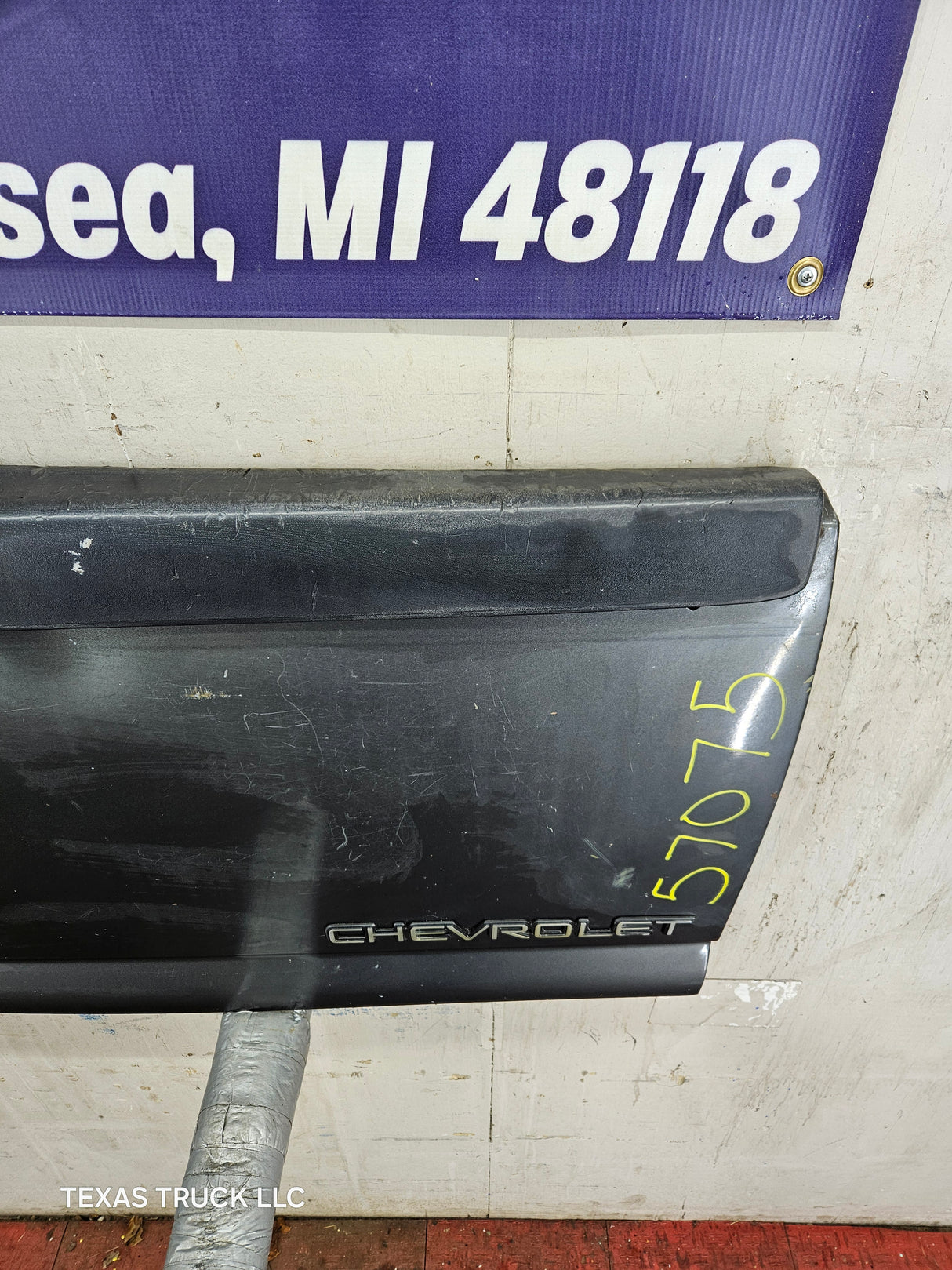 1999-2007 Chevrolet Silverado / GMC Sierra 1500 2500 3500 HD Tailgate