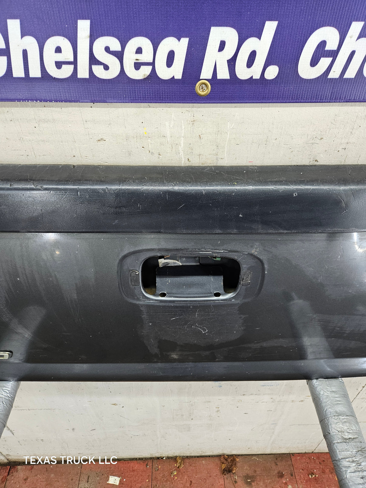 1999-2007 Chevrolet Silverado / GMC Sierra 1500 2500 3500 HD Tailgate