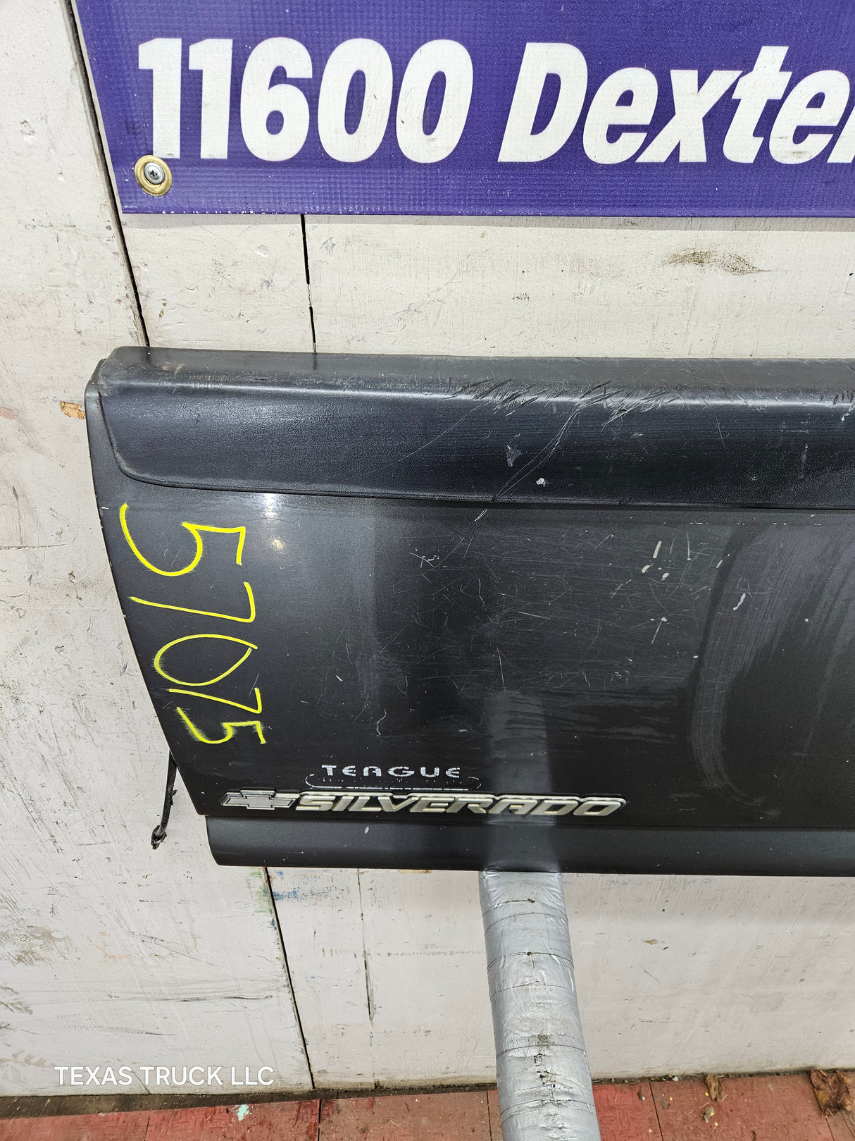 1999-2007 Chevrolet Silverado / GMC Sierra 1500 2500 3500 HD Tailgate