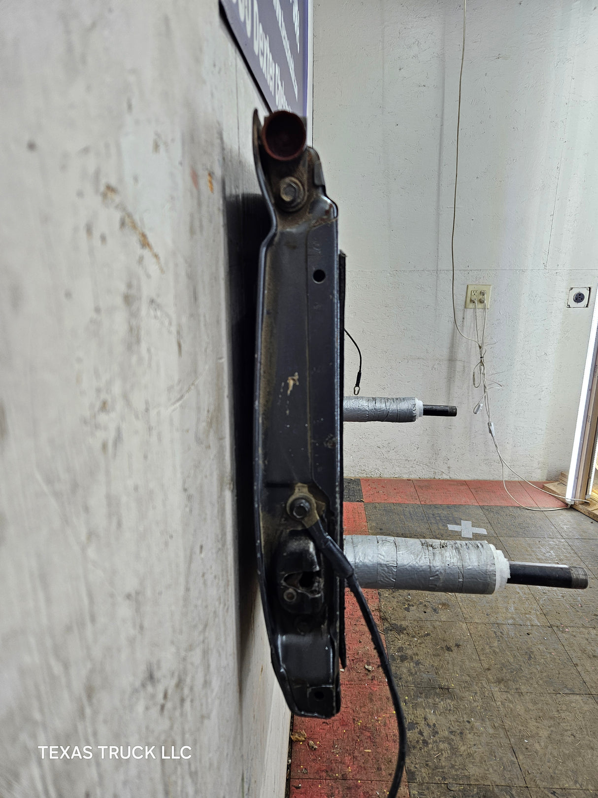 1999-2007 Chevrolet Silverado / GMC Sierra 1500 2500 3500 HD Tailgate