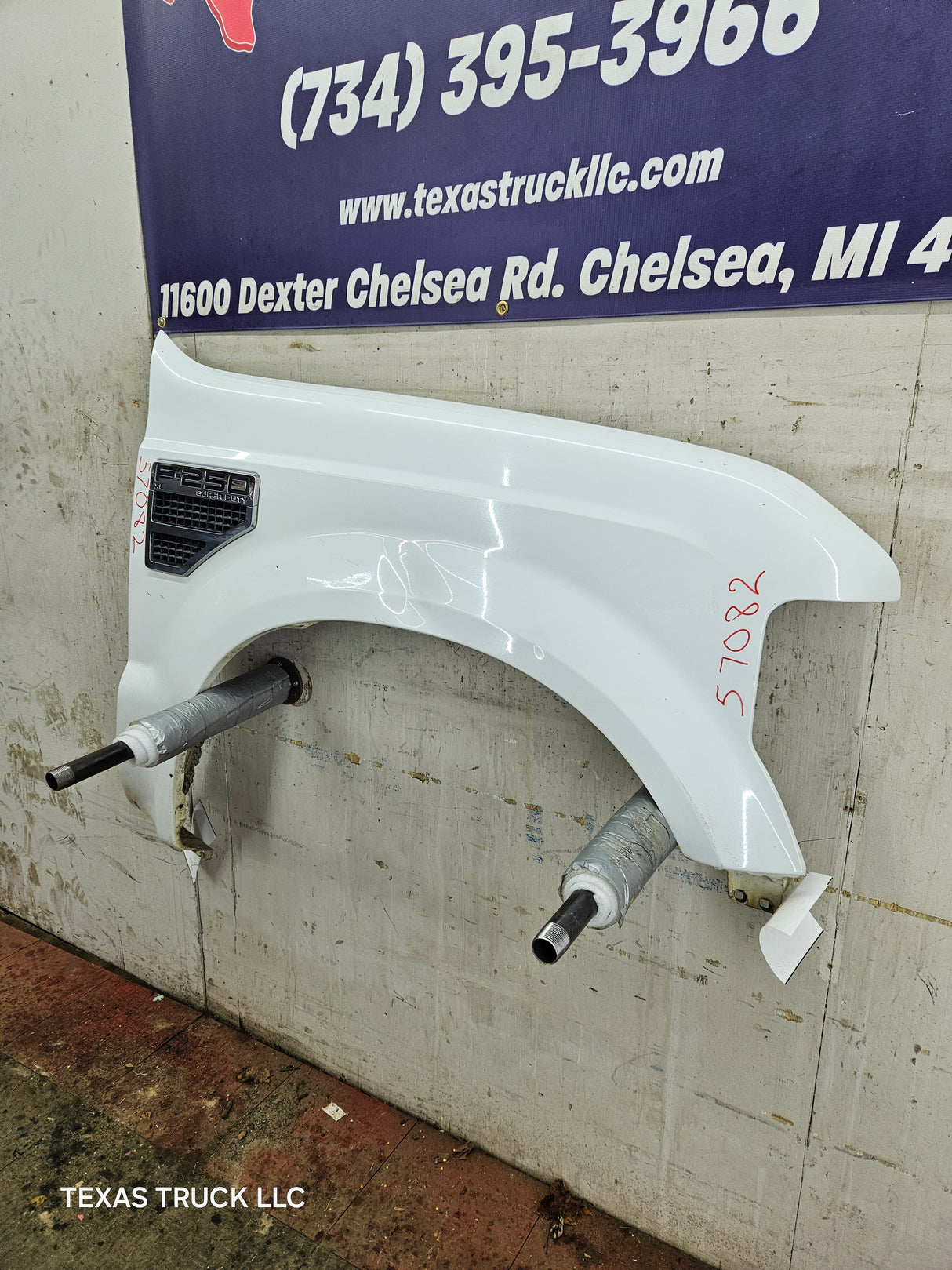 2008-2010 Ford Super Duty F250 F350 RH Passenger Side Fender - Oxford White