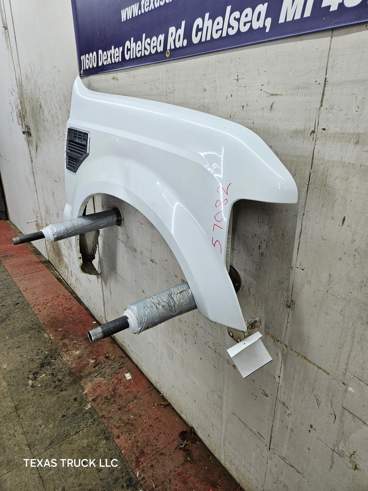 2008-2010 Ford Super Duty F250 F350 RH Passenger Side Fender - Oxford White