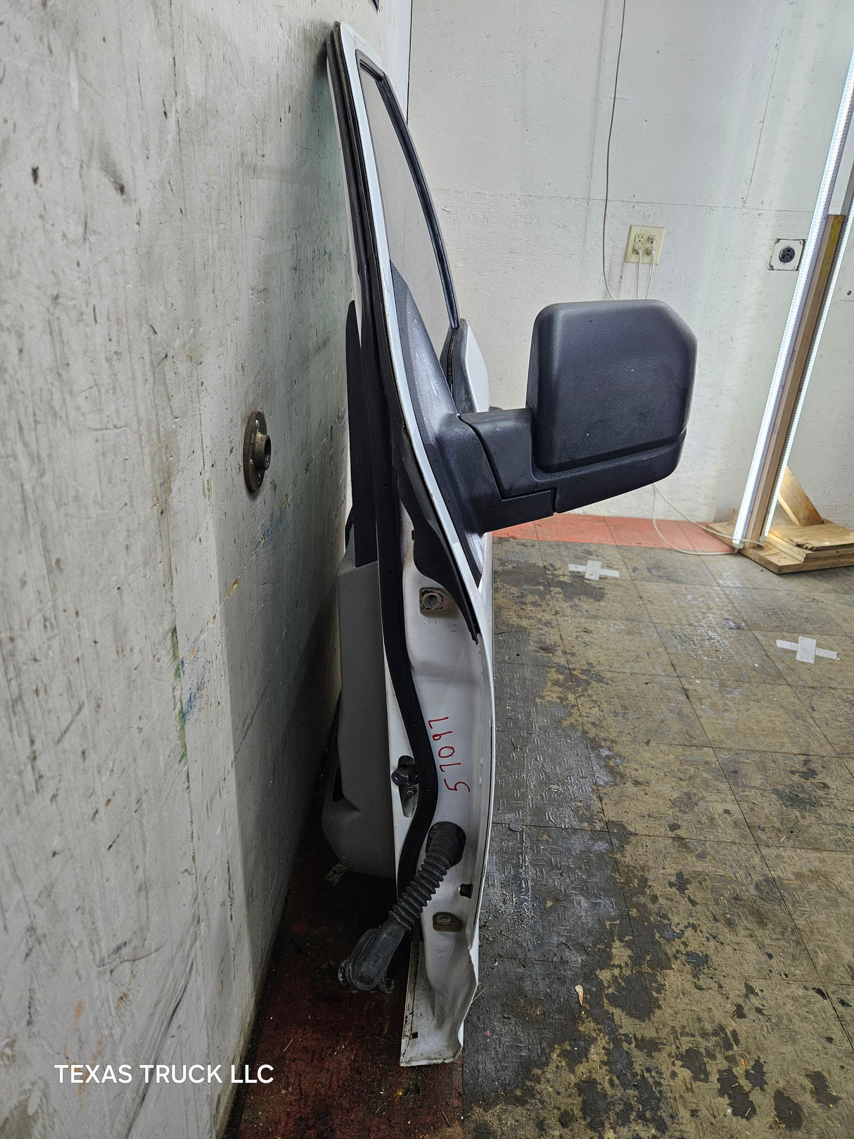 2015-2022 Ford F150 / Super Duty Driver Front Door LH F250 F350 F450 F550