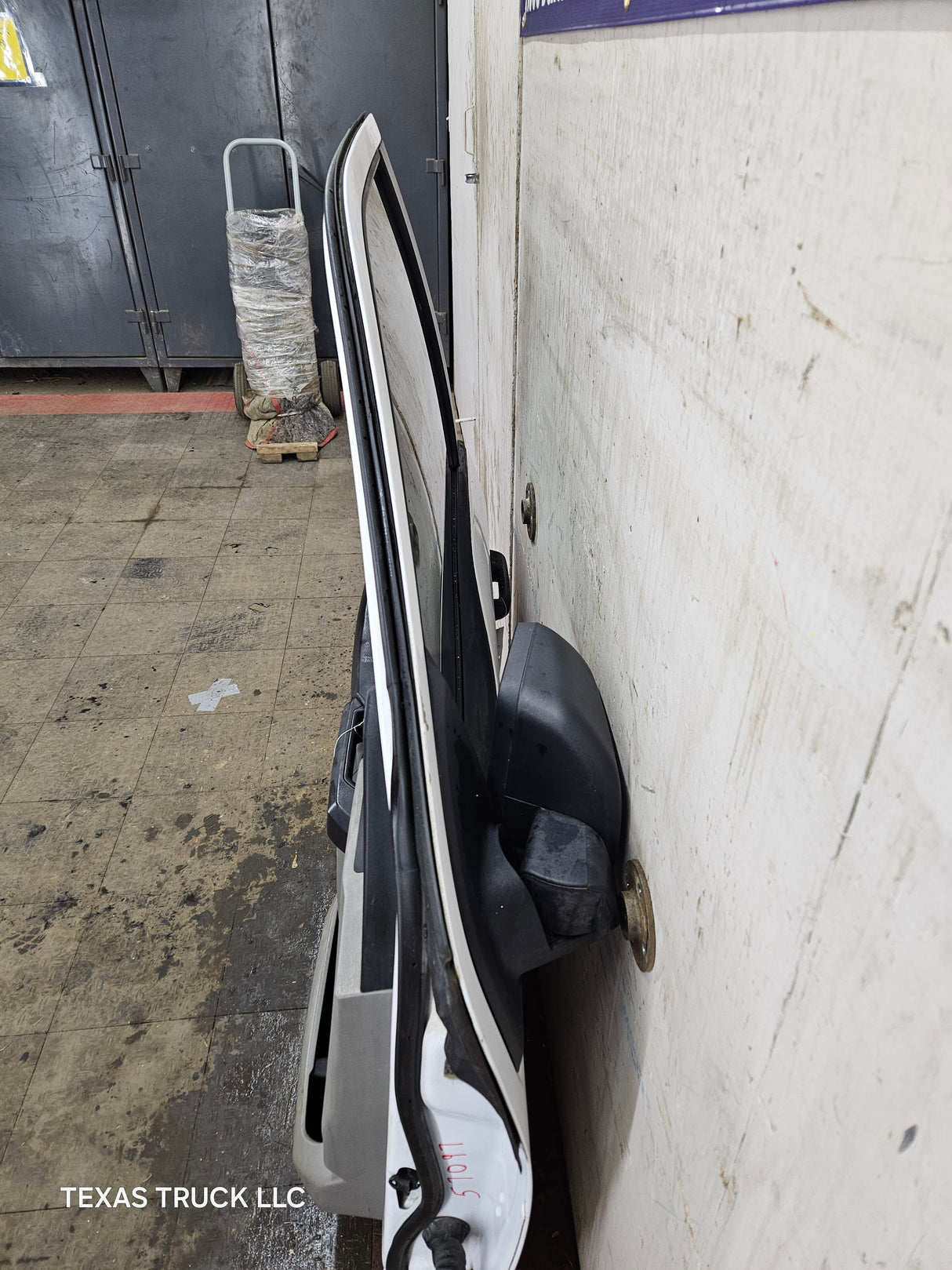 2015-2022 Ford F150 / Super Duty Driver Front Door LH F250 F350 F450 F550