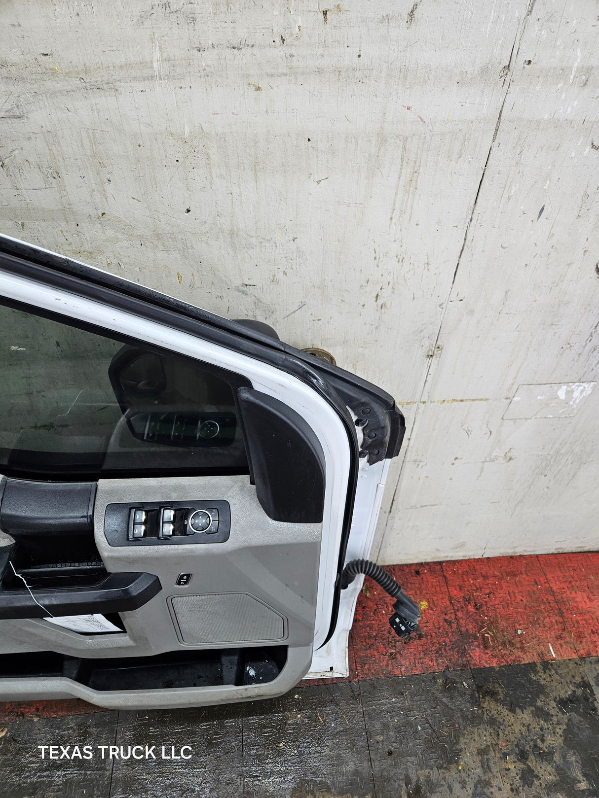 2015-2022 Ford F150 / Super Duty Driver Front Door LH F250 F350 F450 F550