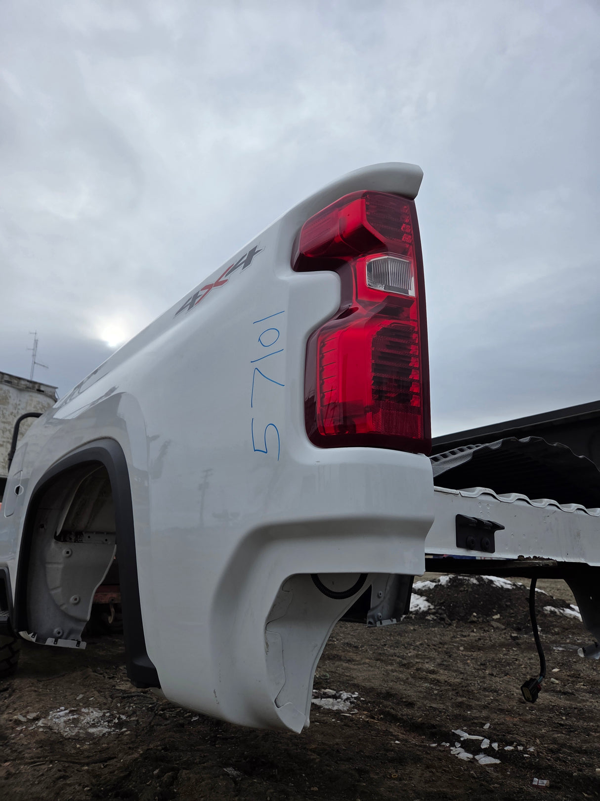 2019-2025 Chevrolet Silverado 2500 3500 HD 6' 6" Short Truck Bed