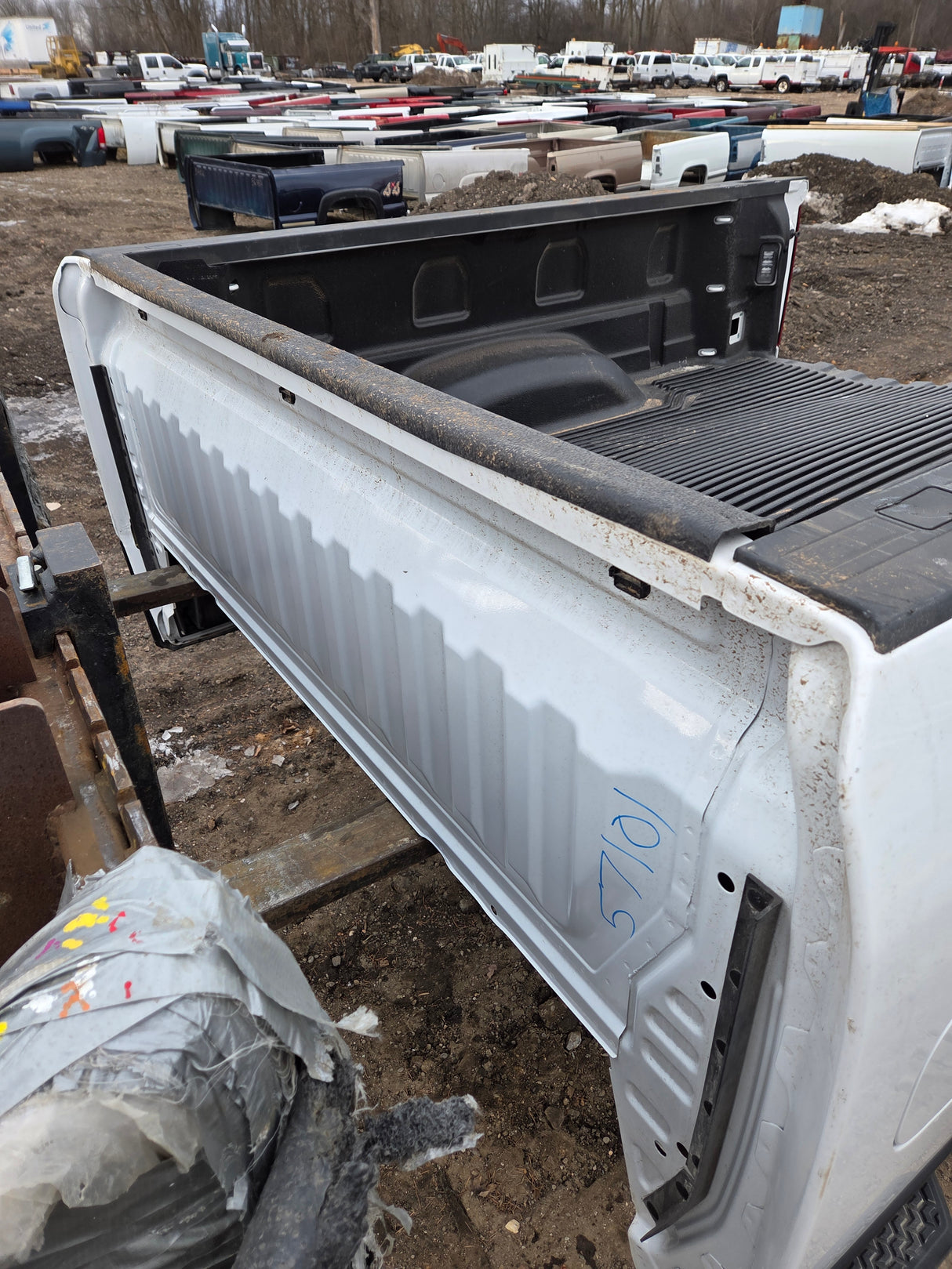 2019-2025 Chevrolet Silverado 2500 3500 HD 6' 6" Short Truck Bed