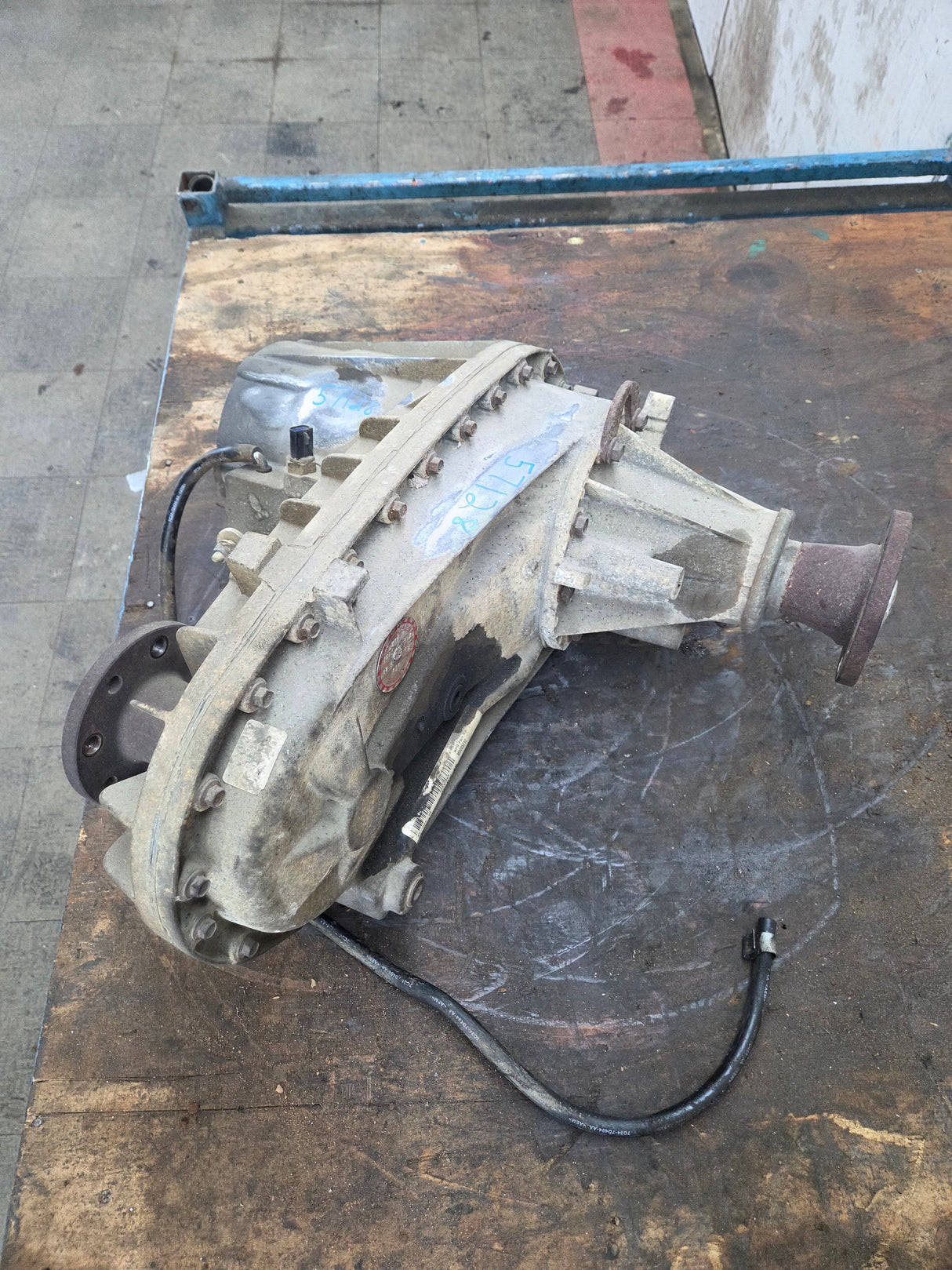 2003-2010 Ford Pickup F250 F350 F450 F550 Super Duty Manual Shift Transfer Case 6.0L 6.4l Power Stroke, 6.8L v10 triton, 5.4L v8 5r110 7C34 7A195 BE