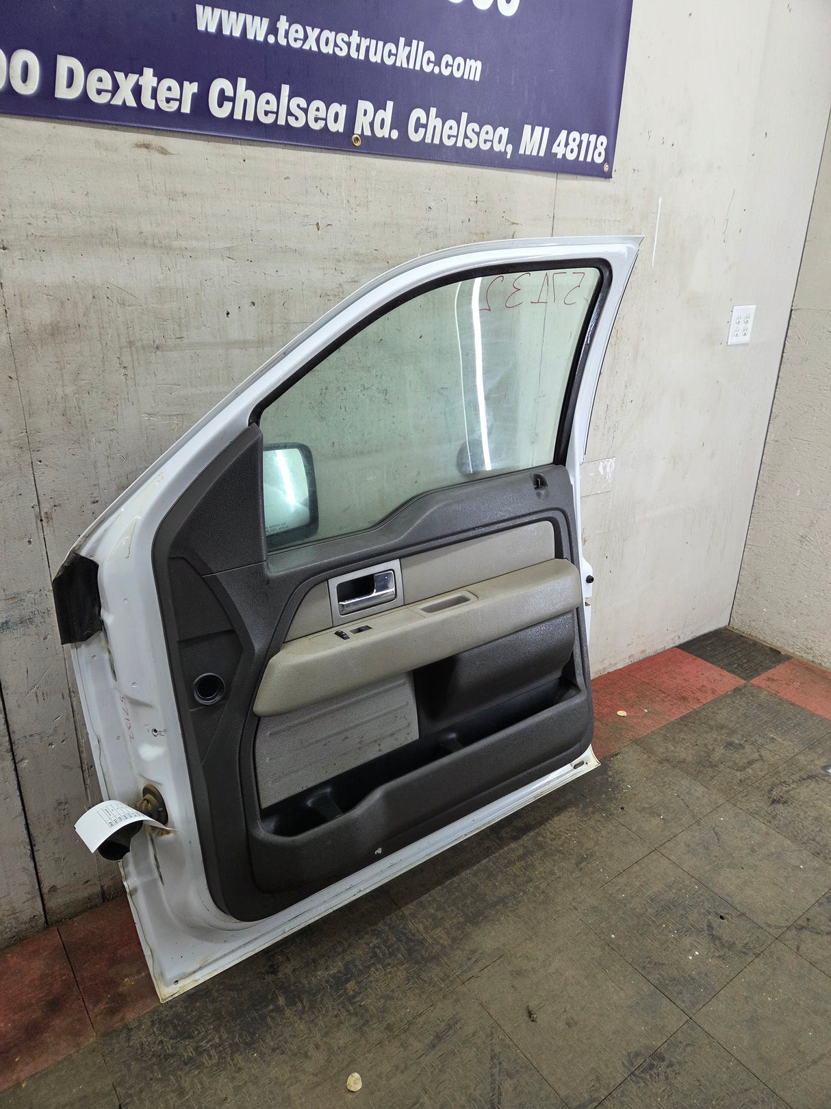 2009-2014 Ford F150 RH Passenger Side Front Door