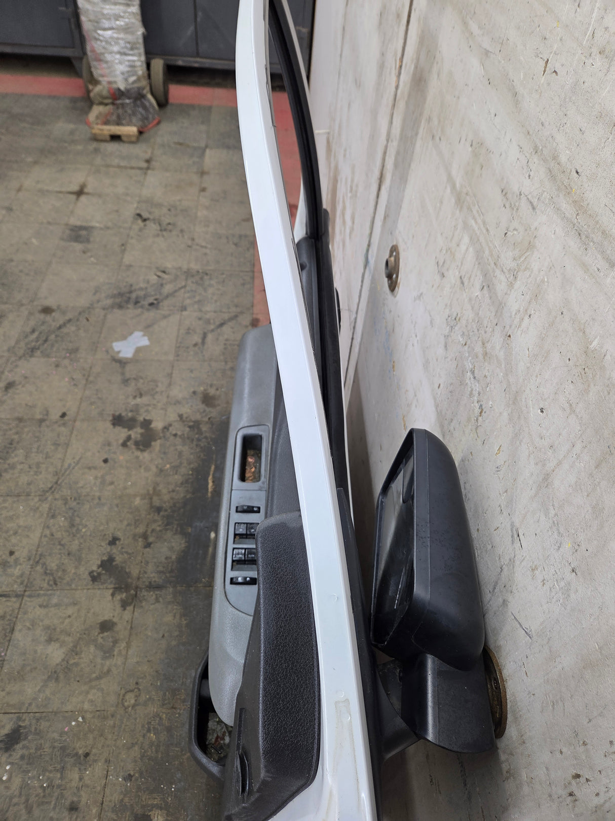2009-2014 Ford F150 LH Driver Side Front Door