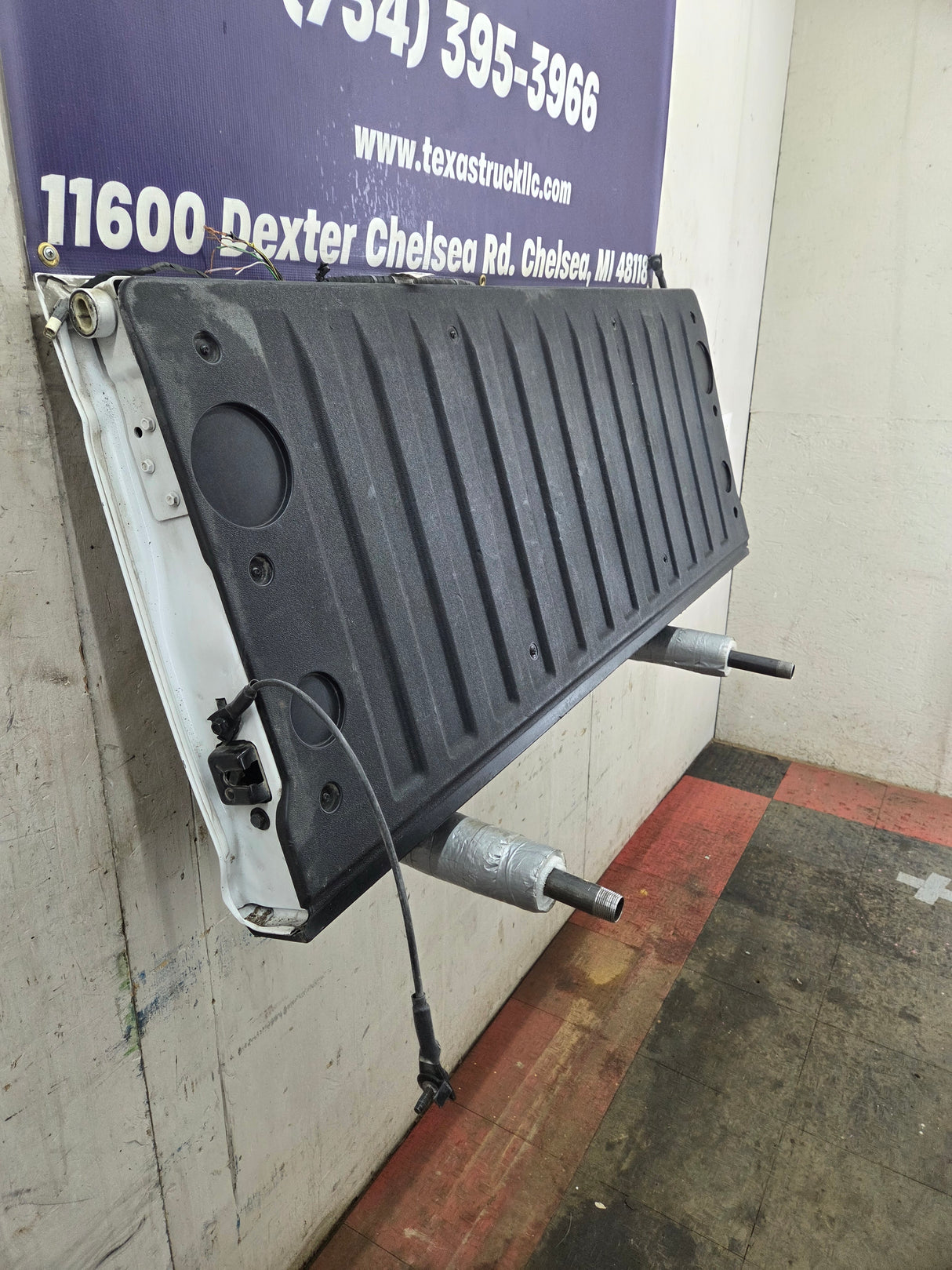 2019-2024 Chevrolet Silverado 1500 Tailgate 2020 2021 2022 2023