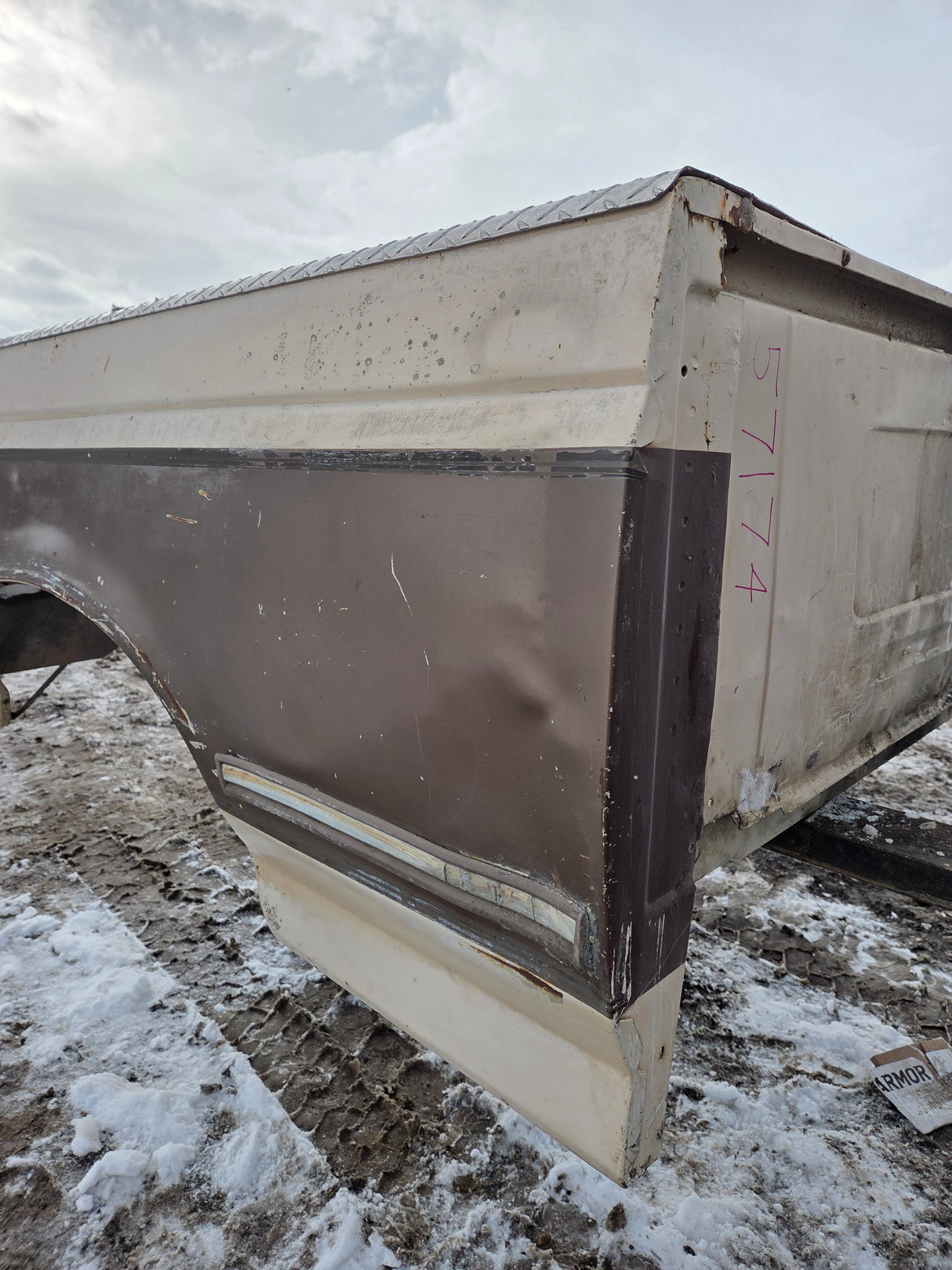 1987-1997 Ford F150 F250 F350 OBS 6' 9" Short Truck Bed