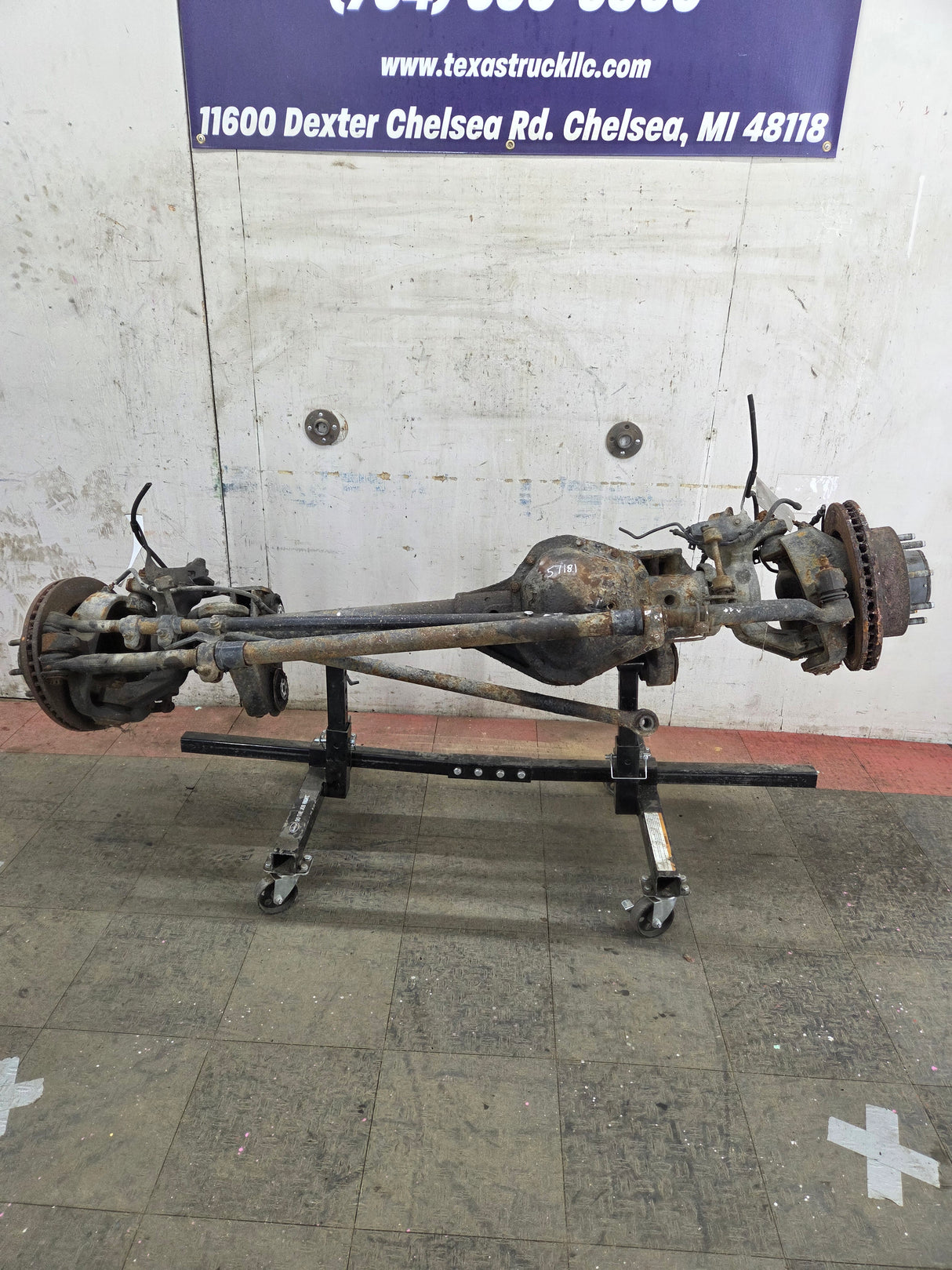 2011-2012 Ford Super Duty F250 F350 Front Axle 3.55 Gear Ratio 184K MILES