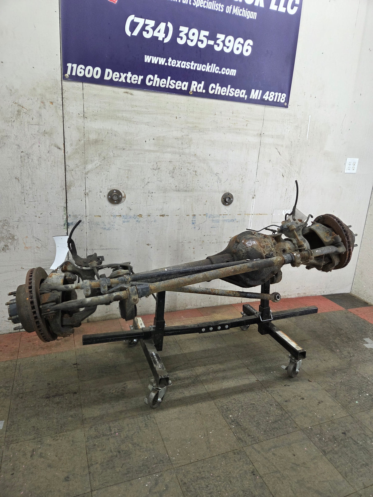 2011-2012 Ford Super Duty F250 F350 Front Axle 3.55 Gear Ratio 184K MILES