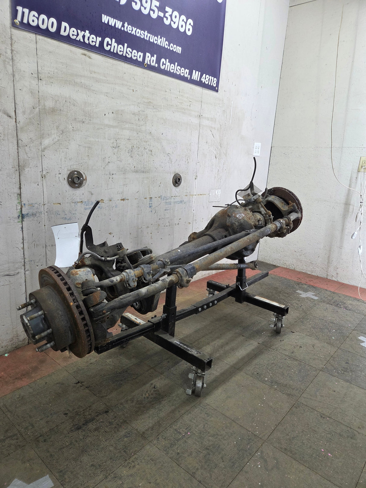 2011-2012 Ford Super Duty F250 F350 Front Axle 3.55 Gear Ratio 184K MILES