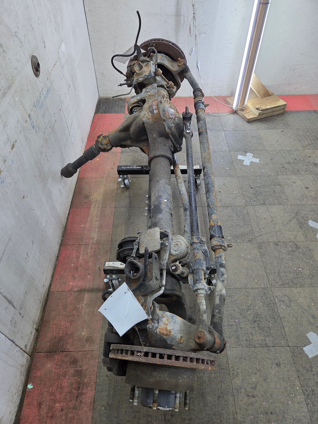 2011-2012 Ford Super Duty F250 F350 Front Axle 3.55 Gear Ratio 184K MILES