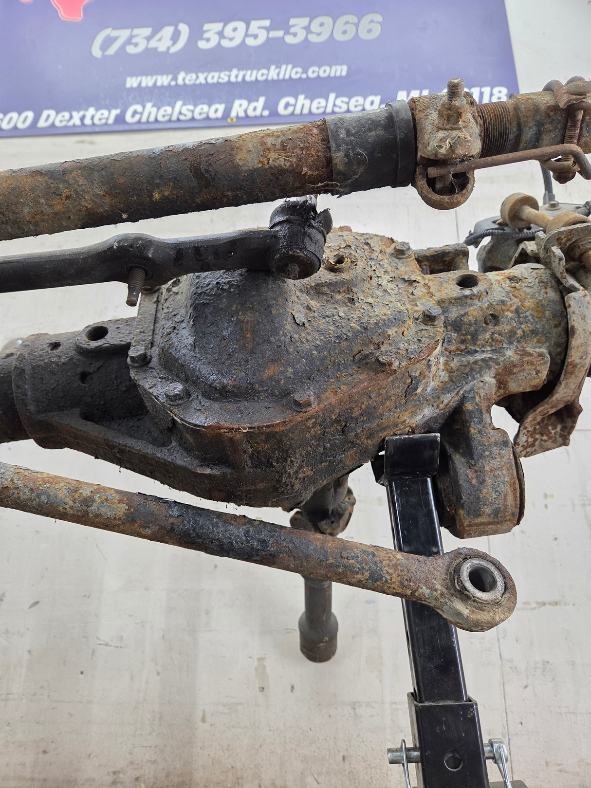2011-2012 Ford Super Duty F250 F350 Front Axle 3.55 Gear Ratio 184K MILES