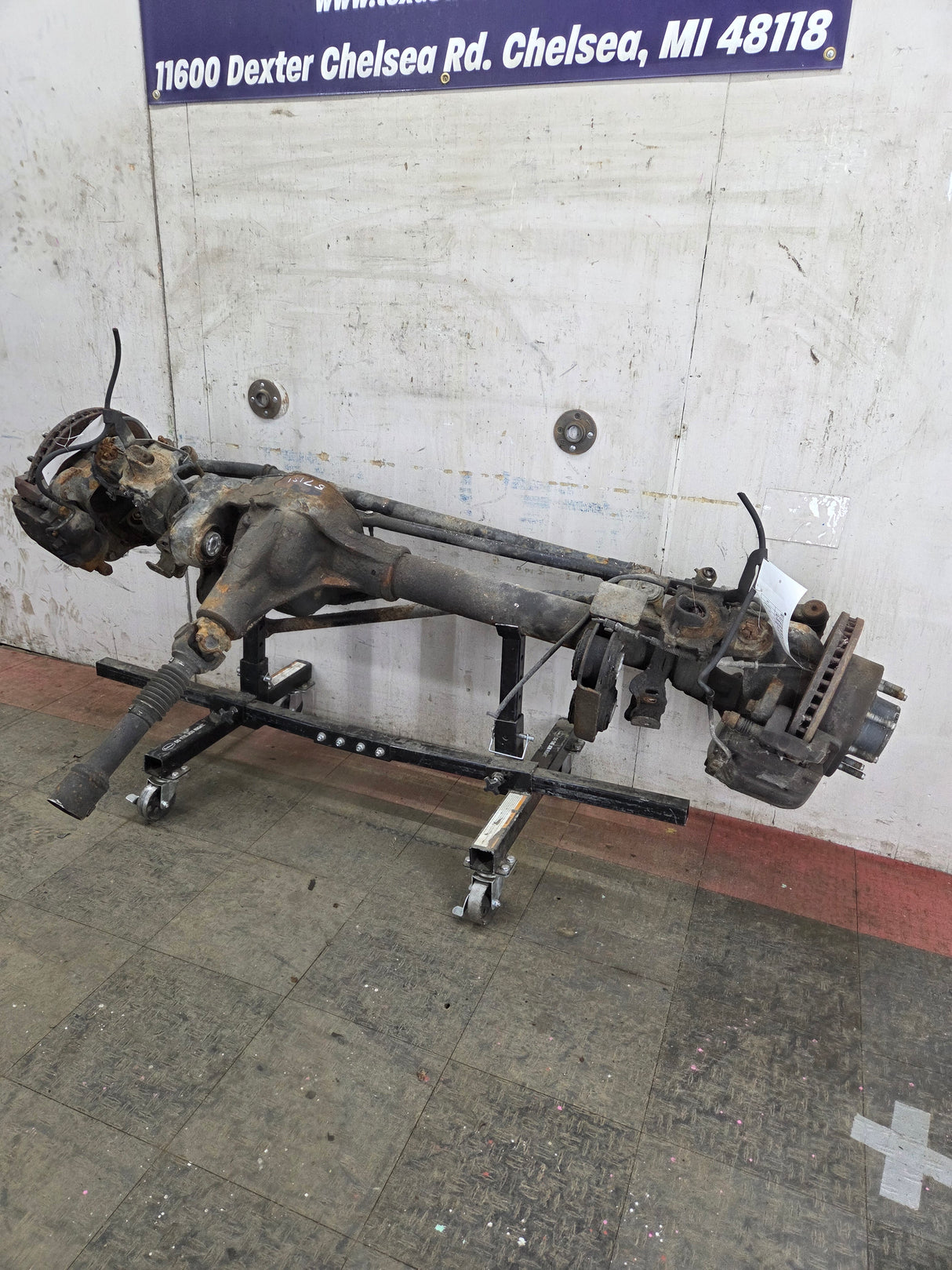 2011-2012 Ford Super Duty F250 F350 Front Axle 3.55 Gear Ratio 184K MILES
