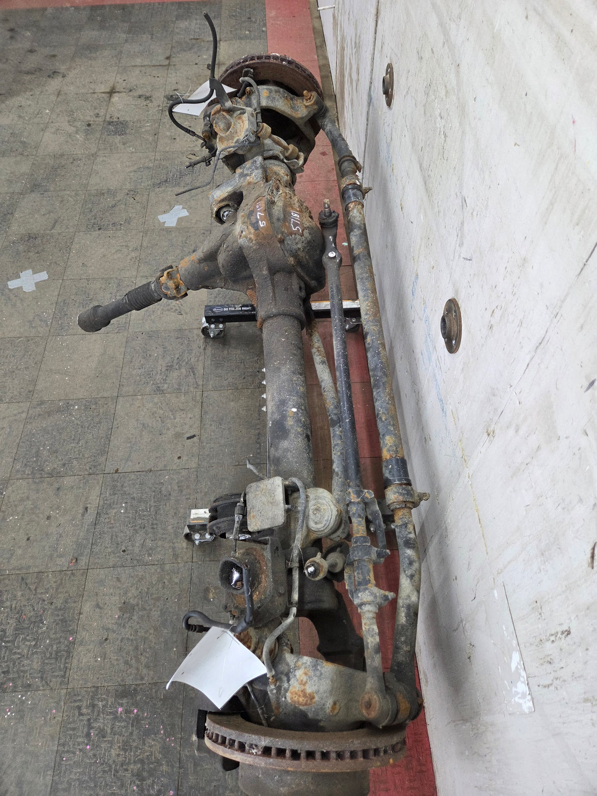 2011-2012 Ford Super Duty F250 F350 Front Axle 3.55 Gear Ratio 184K MILES