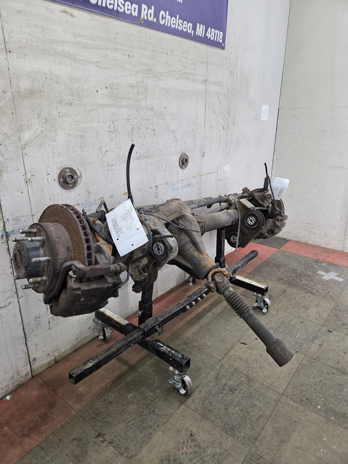 2011-2012 Ford Super Duty F250 F350 Front Axle 3.55 Gear Ratio 184K MILES