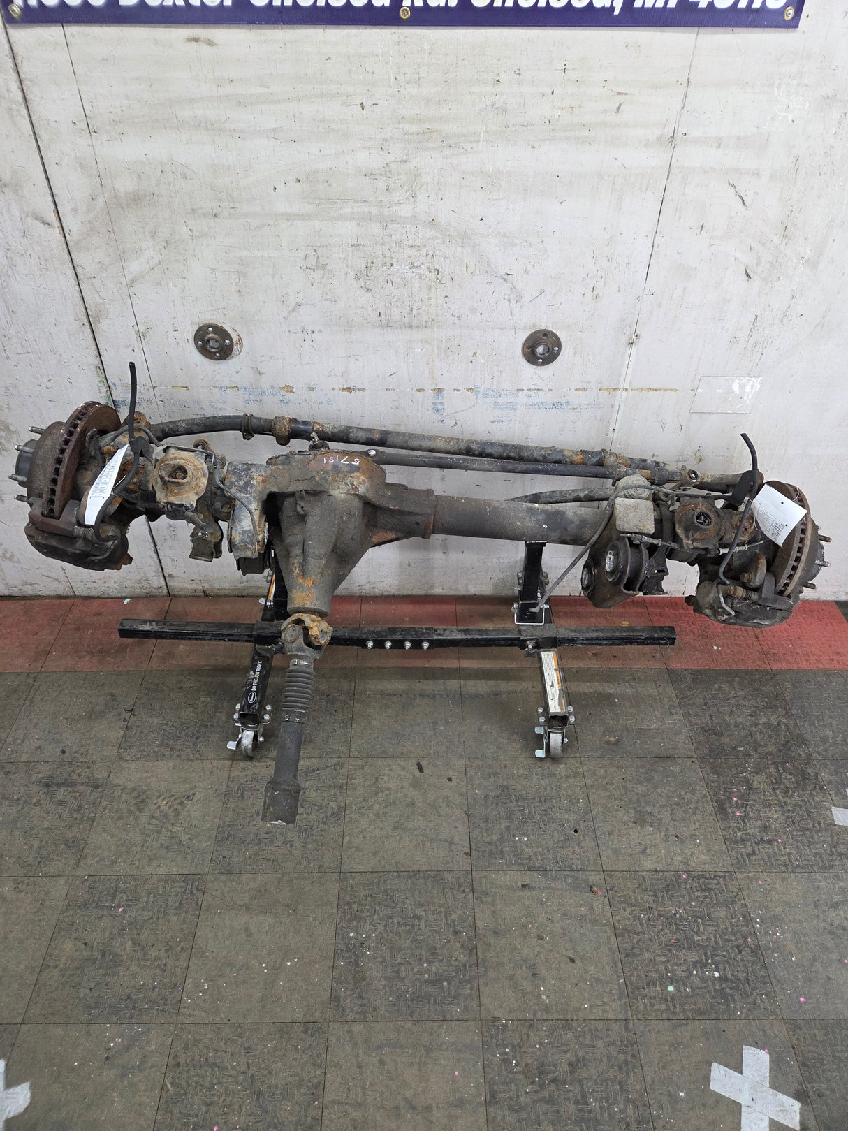 2011-2012 Ford Super Duty F250 F350 Front Axle 3.55 Gear Ratio 184K MILES