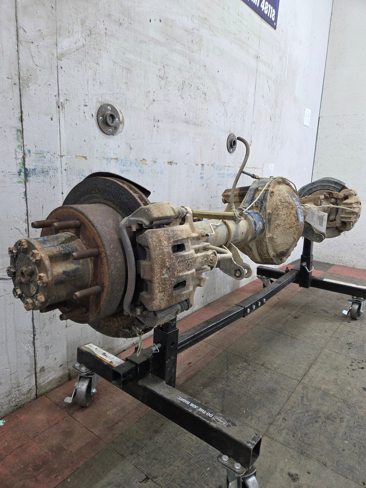 1999-2001 Ford Super Duty F250 F350 SRW Rear Axle 3.73 Ratio