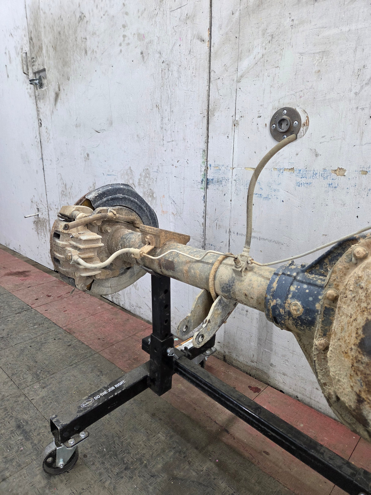 1999-2001 Ford Super Duty F250 F350 SRW Rear Axle 3.73 Ratio