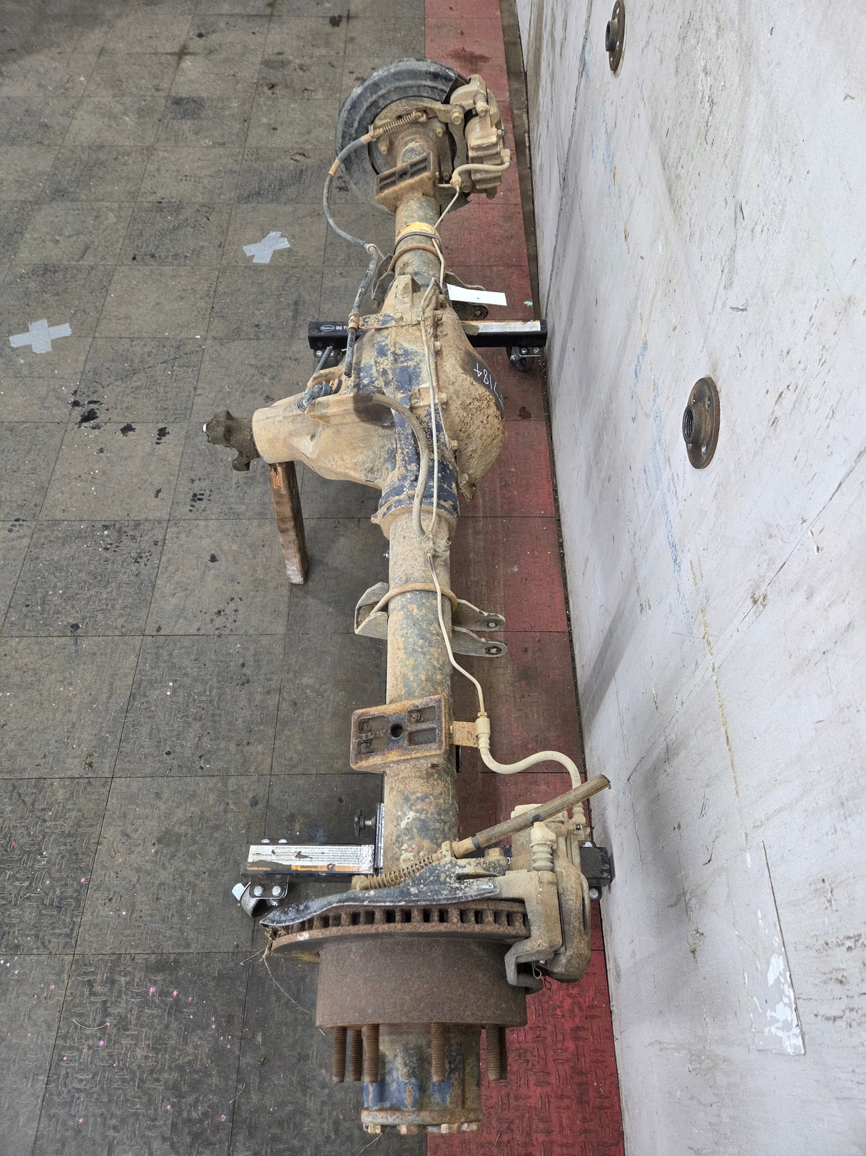 1999-2001 Ford Super Duty F250 F350 SRW Rear Axle 3.73 Ratio